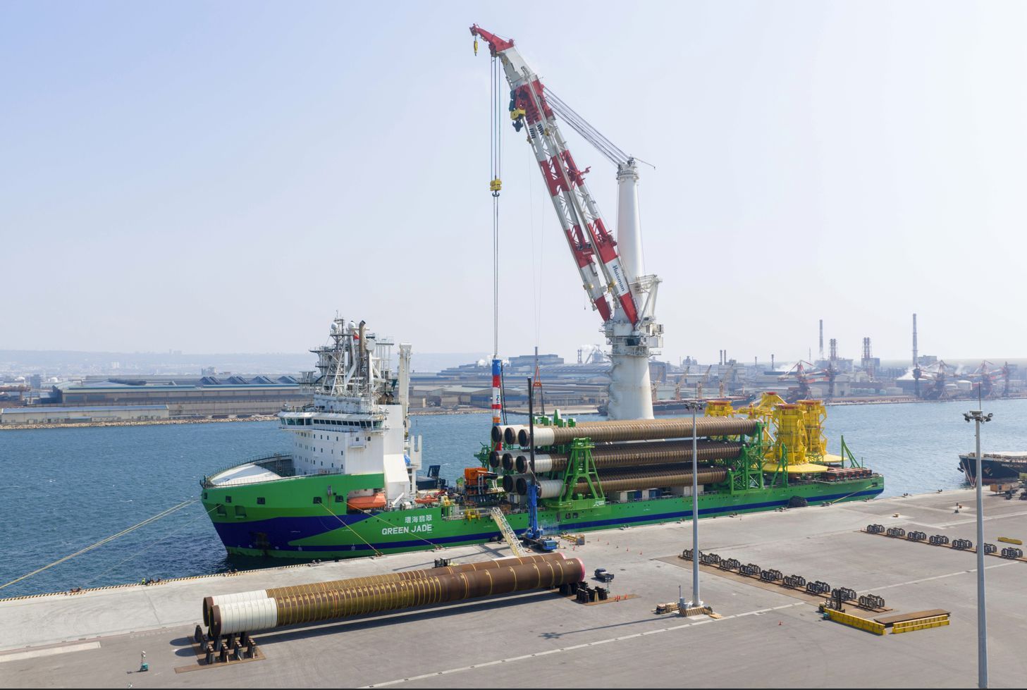 渢妙離岸風場完成第一座水下基礎之基樁安裝